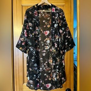 💥 3 for $20💥 Floral kimono